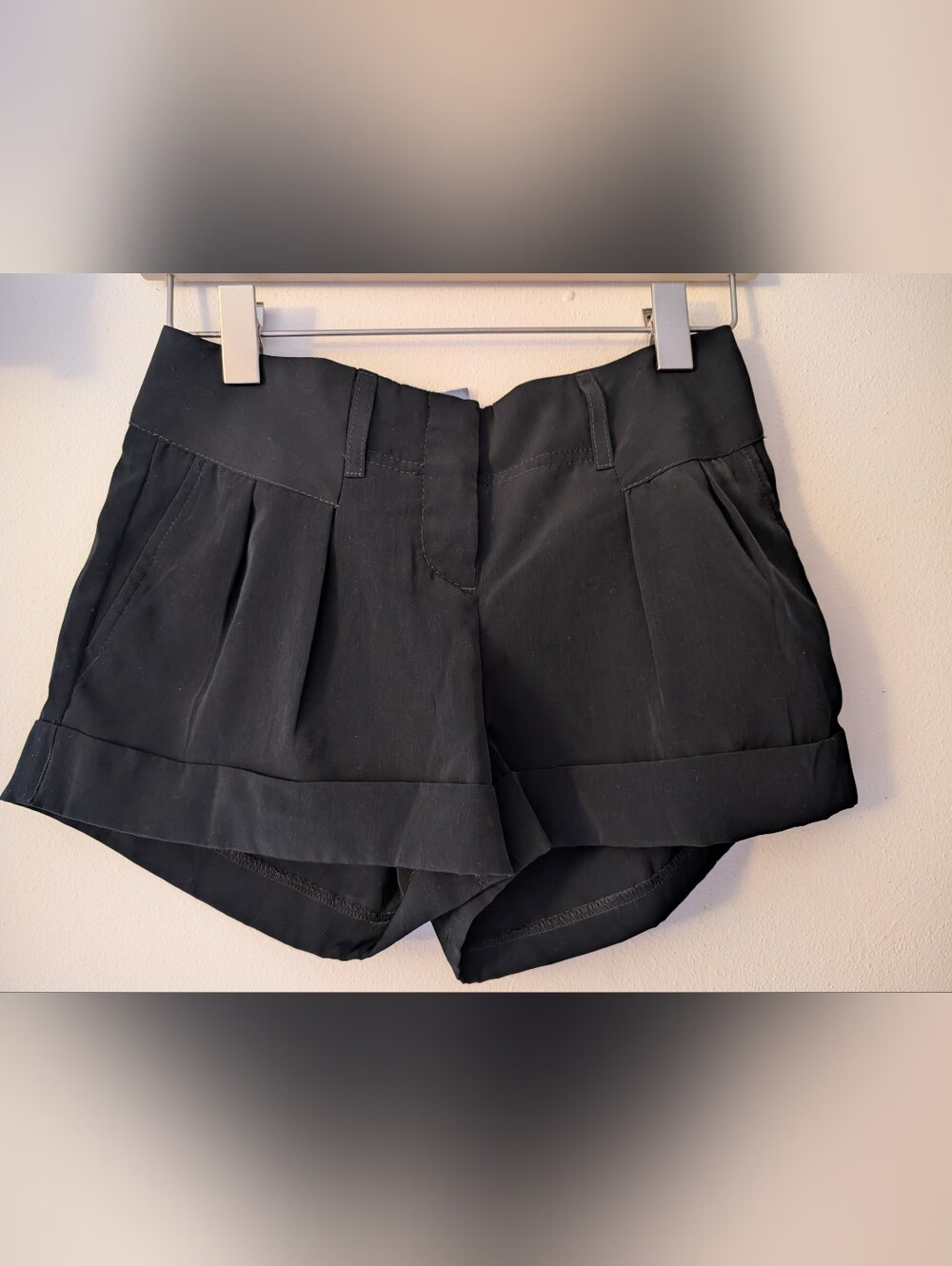 Express Black Pleated Cuffed Dress Shorts Size 00 NWT